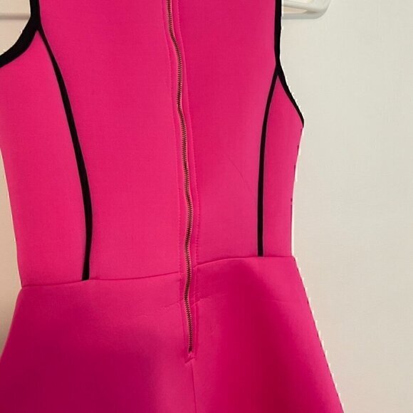 NEW NWT MONTEAU Neon Pink w/ Black Trim Sleeveless Mini Scuba Fit & Flare Dress - Picture 13 of 14